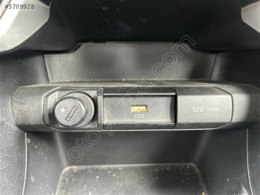 2021 Kia Picanto Çakmaklık-USB Girişi