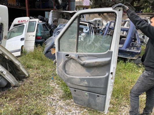 MERCEDES SPRİNTER SAĞ ÖN KAPI KİLİDİ 1998-2006 MODEL
