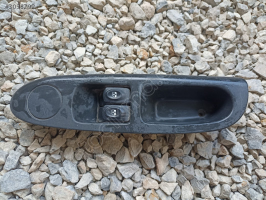 Renault Clio 2 cam açma düğmesi
