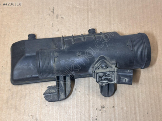 AUDİ A6 05-11 İNTERCOOLER RADYATÖR KAPAĞI ÜST SOL 038906051B