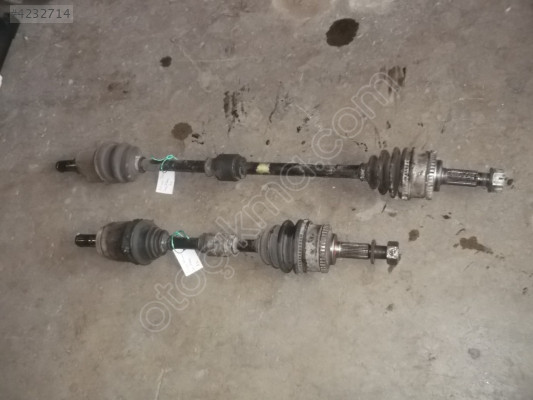 NİSSAN PRİMERA ÇIKMA 1,6 SAĞ VE SOL AKS ( ARAÇDAN SÖKME )