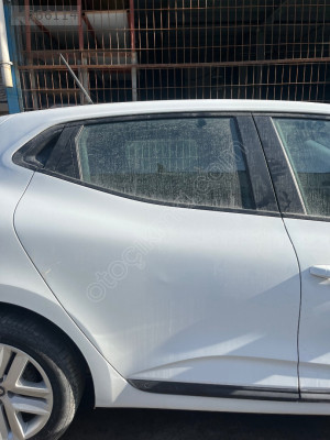 RENAULT CLIO 5 SAĞ ARKA KAPI SÖKME HATASIZ