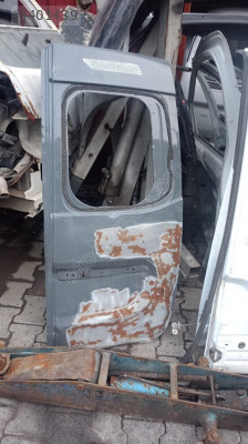 dacia duster sağ arka bagaj