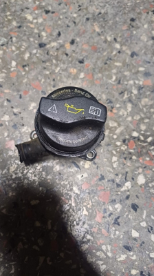 a2700100001 Mercedes 1.6 Benzinli 270 Motor Yağ Dolum Borusu