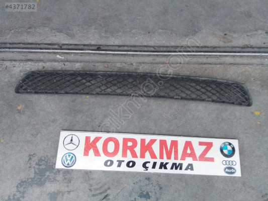 BMW X3 E83 ÖN TAMPON ORTA IZGARASI