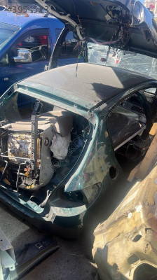PEUGEOT 206 SAĞ ARKA ÇAMURLUK KESME ORJİNAL