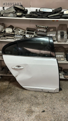2012-2015 Fluence Beyaz Sağ Arka Kapı Orj Çıkma