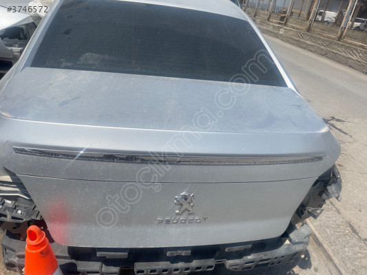 Peugeot 508 bagaj kapağı