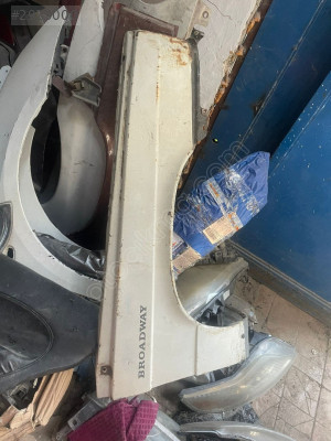 RENAULT BROADWAY SAĞ ÖN ÇAMURLUK