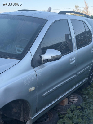 Tata  indigo sol ön kapı