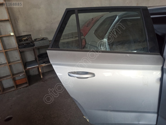 Skoda kamiq hatasız sağ arka kapı