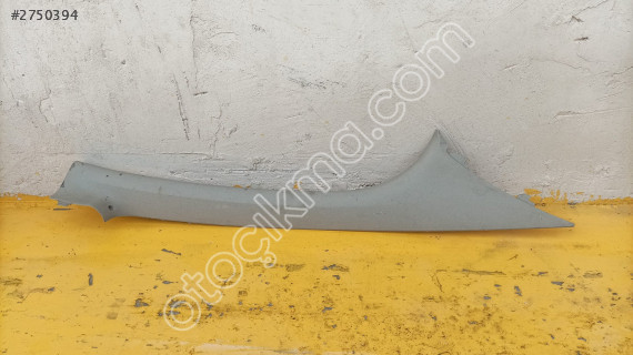 Renault Modus sağ ön direk kapama plastiği