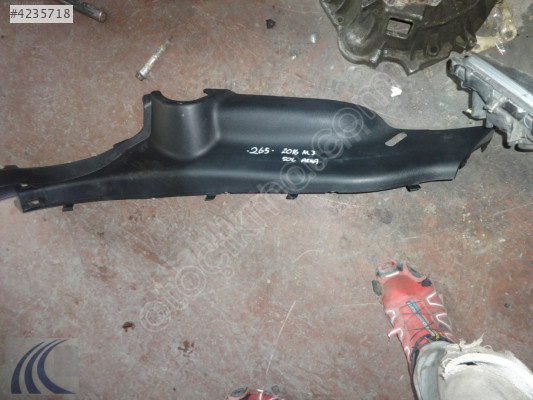 MAZDA 3 HB 2014 ÇIKMA SOL ARKA ALT DİREK PLASTİĞİ