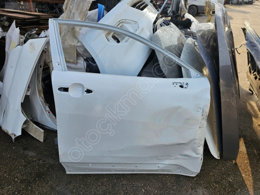 TOYOTA RAV4 SAĞ ÖN KAPI ORJİNAL ÇIKMA PARÇA
