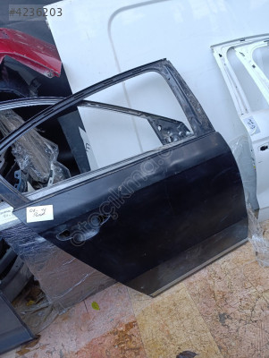 Volkswagen Passat b7 sağ arka kapı orjinal çıkma parça
