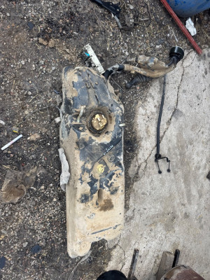 Peugeot Partner 1.9 Yakıt Deposu