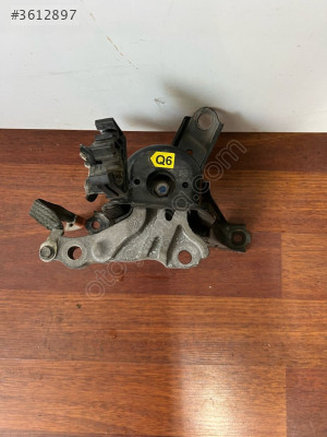Toyota Corolla 2019 2024 1.6 benzinli sağ motor kulağı