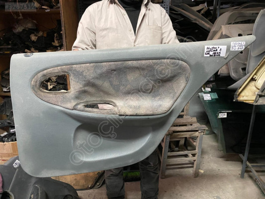 RENAULT MEGANE 1 SAĞ ARKA KAPI DÖŞEMESİ 97-01 MODEL ORJİNAL