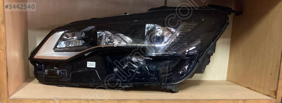 Peugeot 3008 ön sol far mercekli