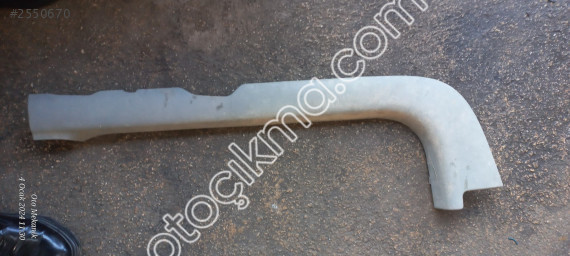 Renault Clio sembol sağ ön kaplama çıkma 7700435204