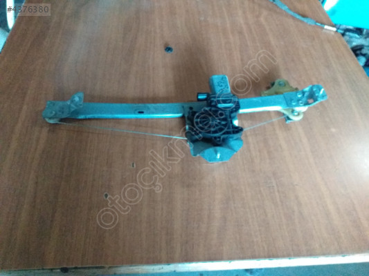 RENAULT CLİO 4 ÇIKMA SOL ÖN CAM KİRKOSU