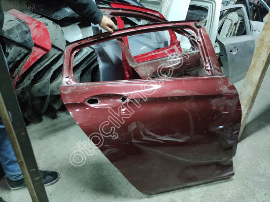 Opel Insignia B Sağ Arka Kapı