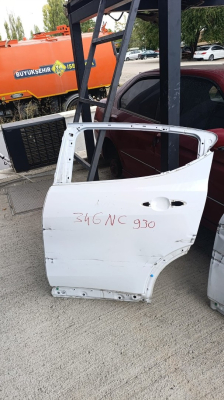 Alfa Romeo tonale sol arka kapı