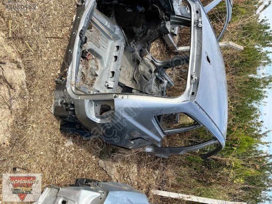 BMW X3 SAĞ ARKA ÇAMURLUK