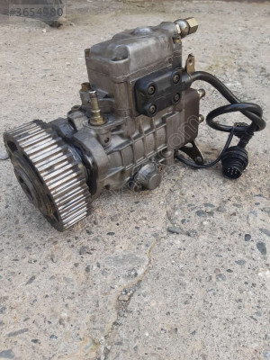 MEGAN 2001 MODEL 1.9 DİZEL MAZOT POMPASI ORJİNAL