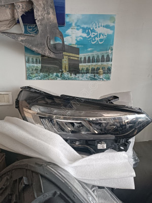 Renault Clio 5 yeni kasa orjinal hatasız sağ far