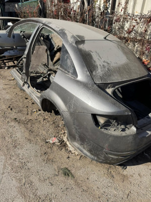 FİAT LİNEA SAĞ SOL ARKA ÇAMURLUK KESME DB OTO BURSA