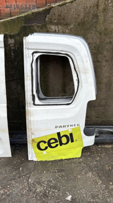 PARTNER BERLİNGO COMBO ÇIKMA ORJİNAL SAĞ BAGAJ KAPAĞI KD