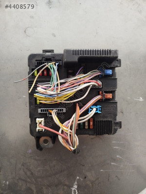 RENULT MEGANE SİGORTA KUTUSU 8200306033A/S118399300J