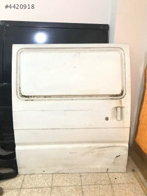 MAZDA E2200 SAĞ ORTA SÜRGÜLÜ KAPI TEMIZ