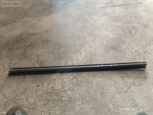 Nissan Qashqai sağ ön kapı iç sıyırıcı