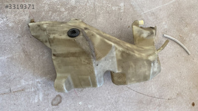 AUDİ A4 B6 CAM SU SİLECEK DEPOSU BİDONU