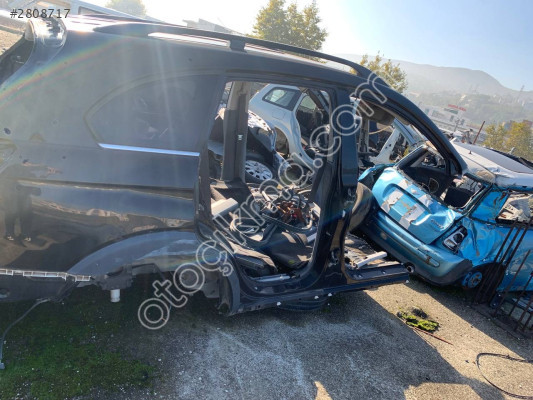 Chevrolet CAPTİVA SAĞ ARKA ÇAMURLUK KESME SİYAH