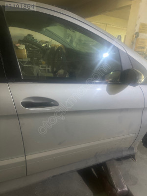 W245 b180 sağ ön kapı