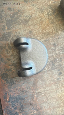 MERCEDES W203 CLK W209 ARKA KOLTUK MONTAJ CİVATASI KAPAĞI