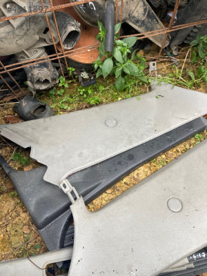 Mazda 324 arka direk kapak sağ taraf