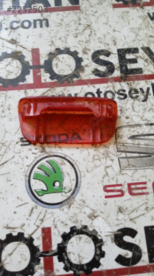 Passat b8 arka kapı döşemesi reflektörü