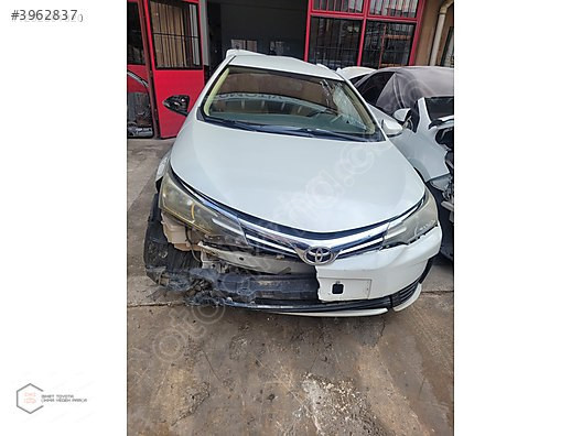 2013-2019 TOYOYA COROLLA SEDEFLİ BEYAZ ÖN SET
