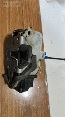 2013-2017 OPEL ASTRA J SAĞ ÖN KAPI KİLİDİ ORJ ÇIKMA