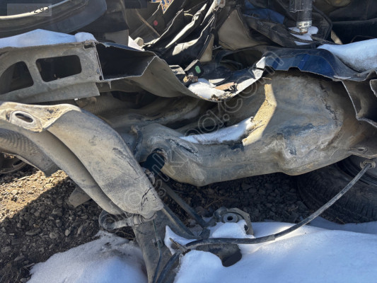 Orijinal RENAULT LAGUNA 2 Çıkma 1.6 Benzin Yakıt Deposu