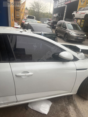 MEGANE 4 ÇIKMA HATASIZ SAĞ ÖN KAPI