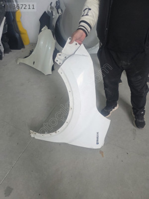 TOYOTA C-HR BEYAZ SOL ÖN ÇAMURLUK ORJINAL GÖÇÜKLÜK