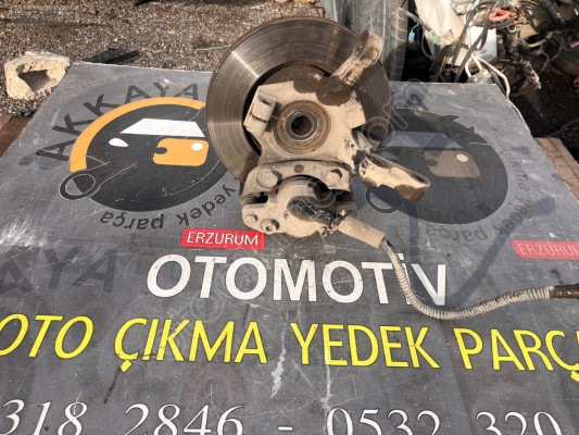 Renault Clio 2 Sol ön Fren Merkezi Kaliper Orjinal Çıkma