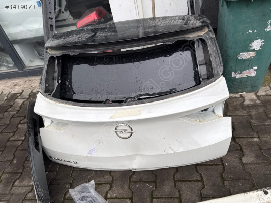Opel grandland bagaj kapağı