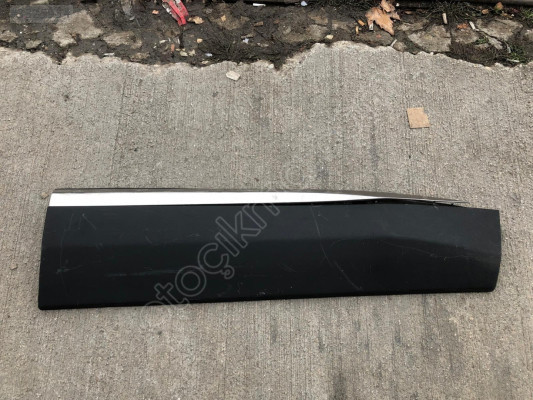 PEUGEOT 3008 5008 SAĞ ÖN KAPI BANDI 9811404077