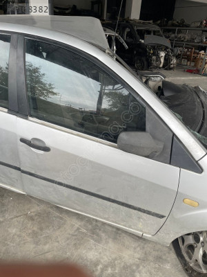FORD FİESTA SAĞ ÖN KAPI DOLU ORJİNAL ÇIKMA